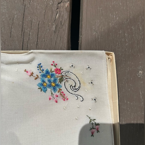 Vintage handkerchief in original box - Picture 4 of 5
